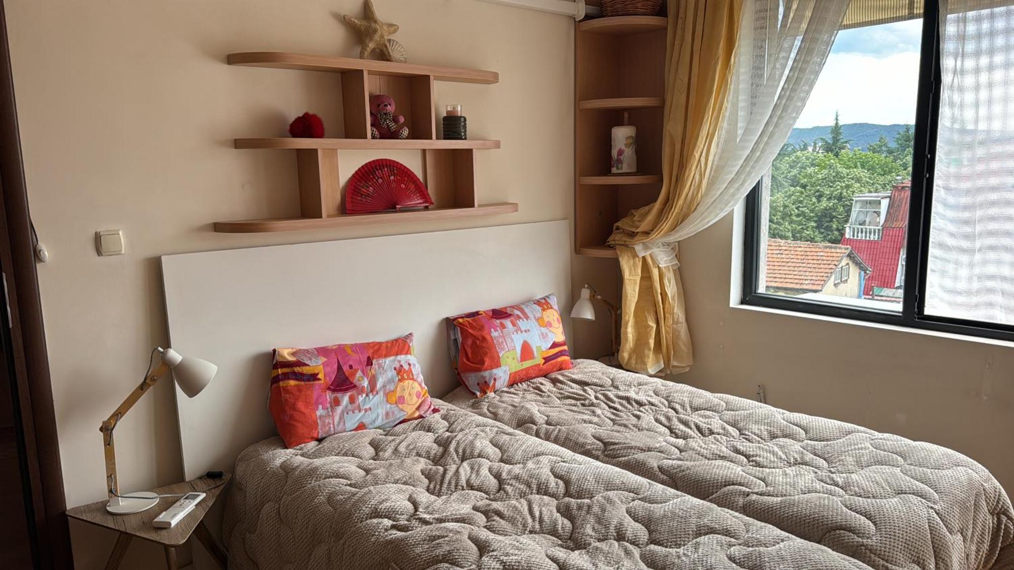 Downtown Central Apartment With Working Kitchen, City Views & Free Parking Kazanlŭk Exterior foto
