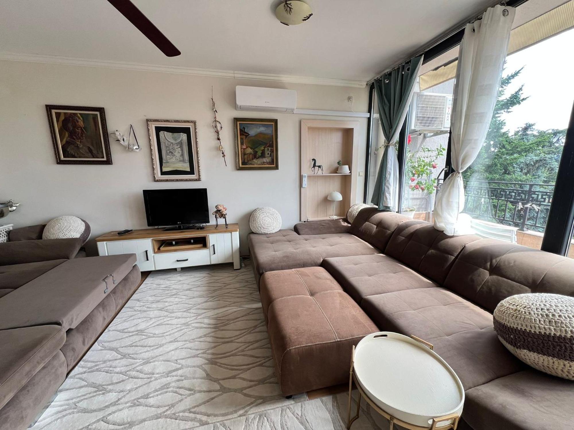 Downtown Central Apartment With Working Kitchen, City Views & Free Parking Kazanlŭk Exterior foto