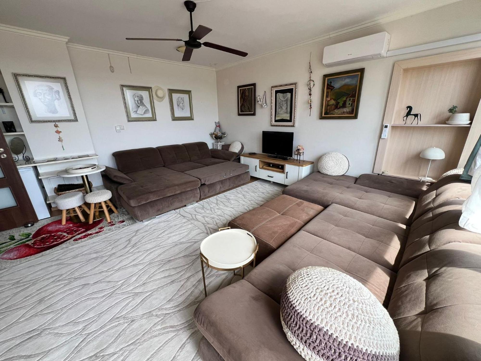 Downtown Central Apartment With Working Kitchen, City Views & Free Parking Kazanlŭk Exterior foto