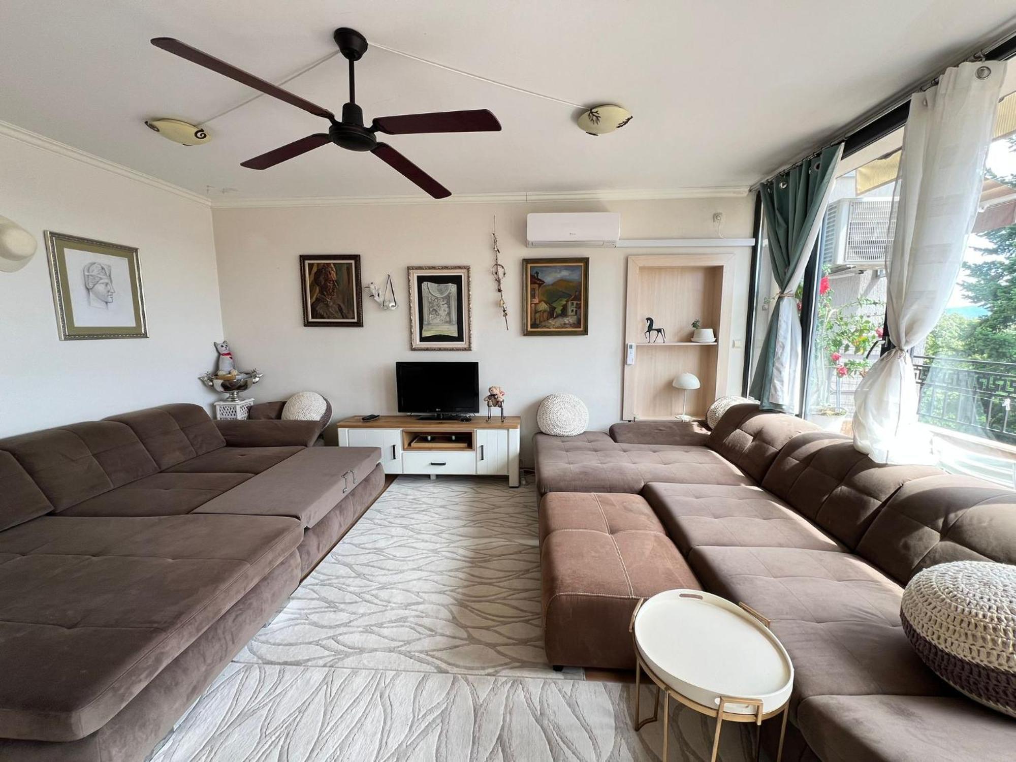 Downtown Central Apartment With Working Kitchen, City Views & Free Parking Kazanlŭk Exterior foto